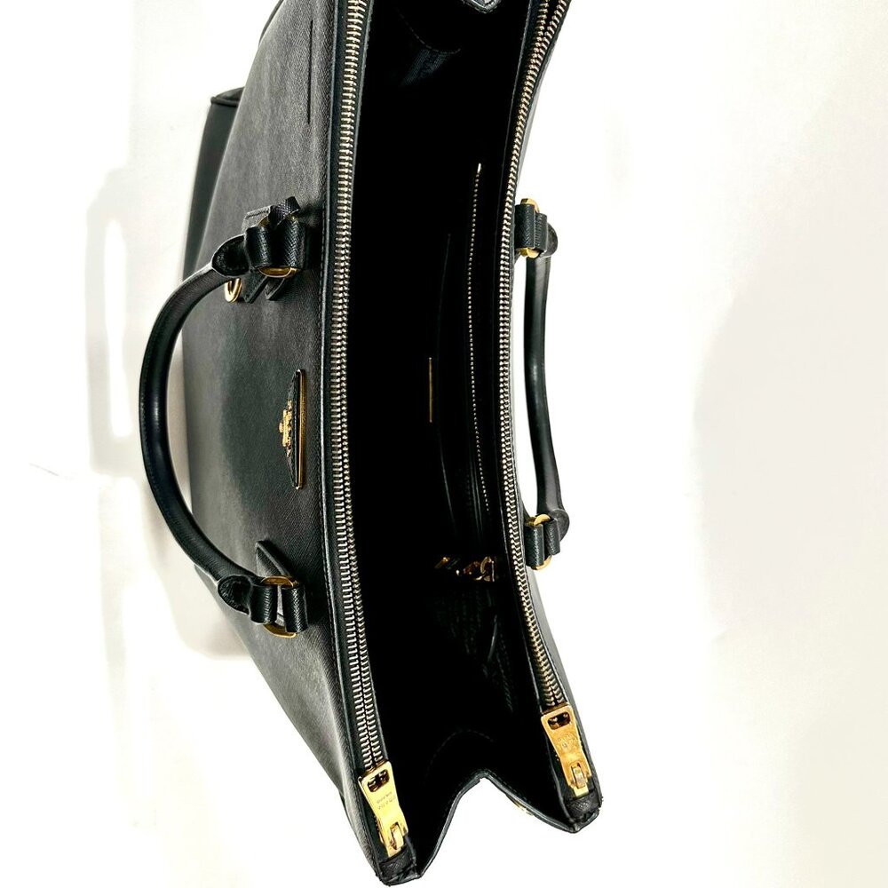Prada Galleria Large Saffiano Bag - Picture 4 of 9